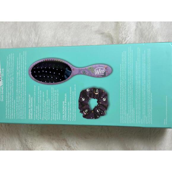 Disney Sally The Nightmare Before Christmas Wet Brush & Scrunchie​ - Picture 2 of 3